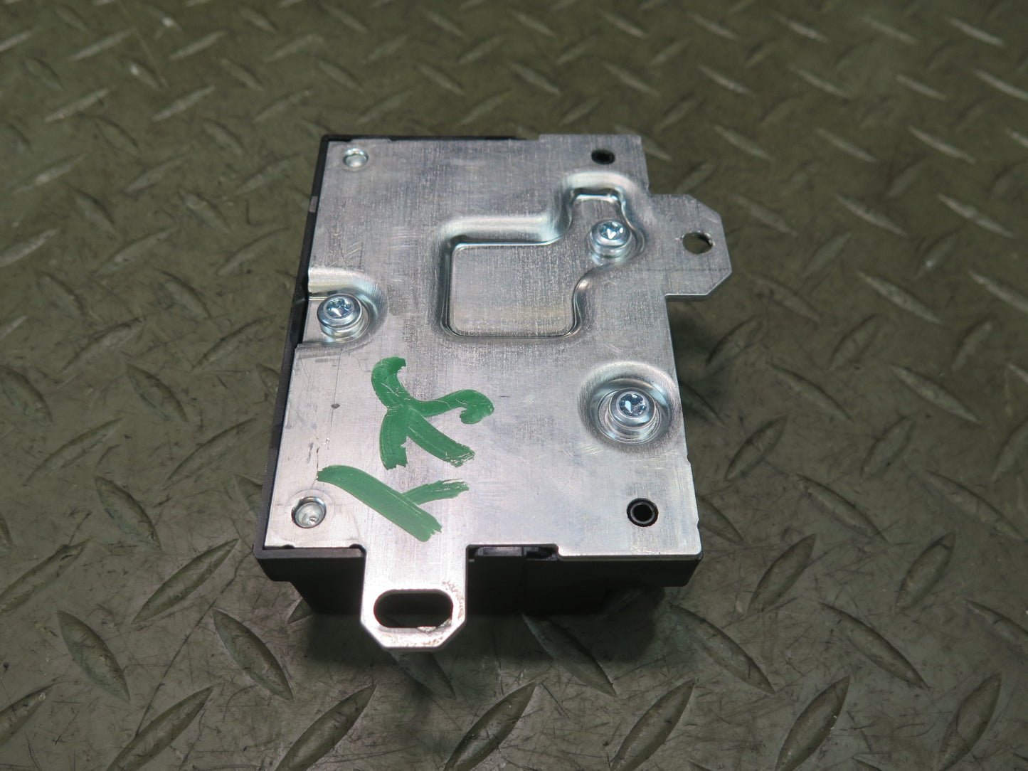 12-20 Mercedes R231 Sl-class Fuel Pump Control Module 0009006600 OEM