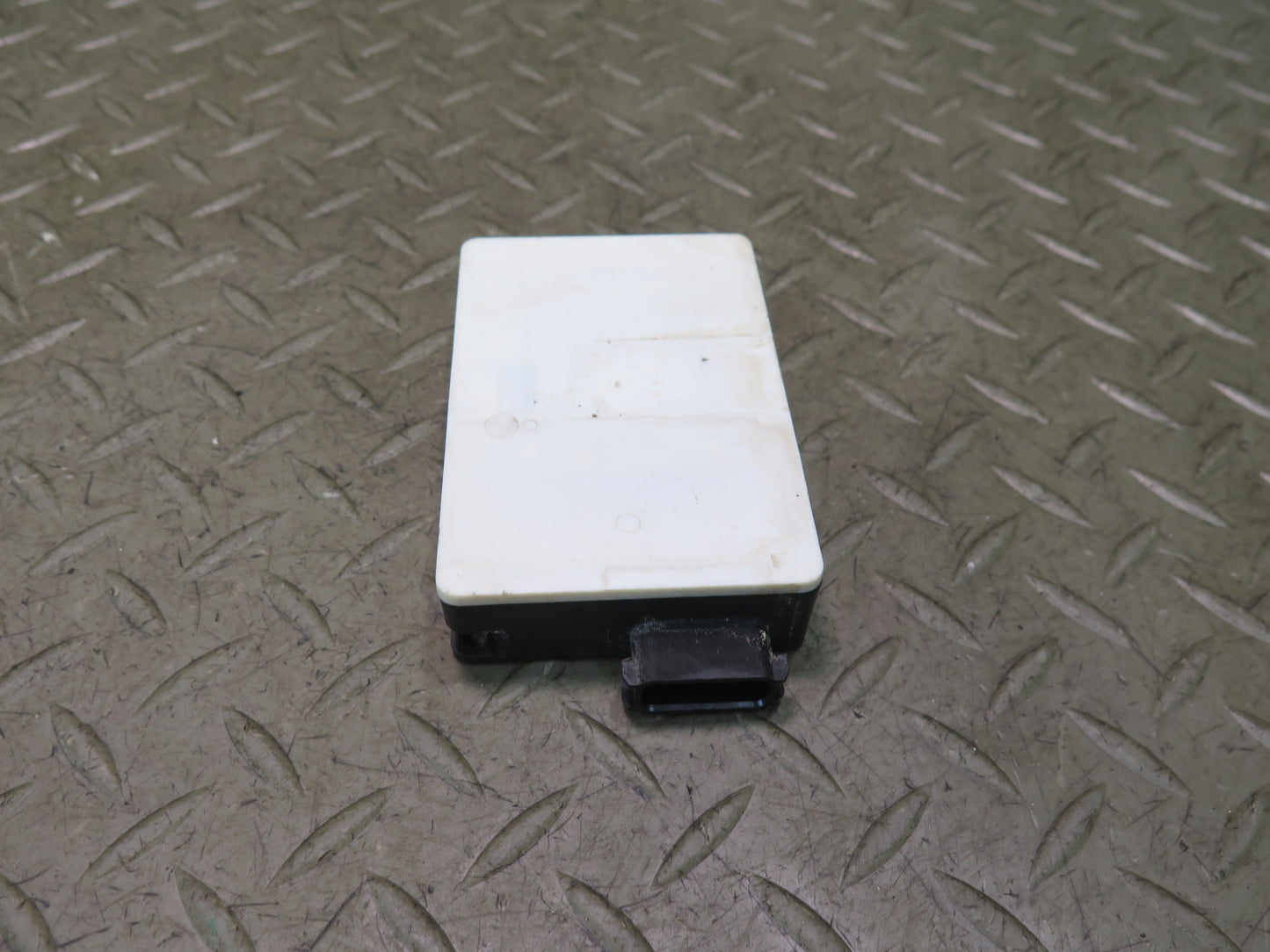 13-20 Mercedes R231 SL550 Set of 2 Rear Blind Spot Radar Sensor Module OEM