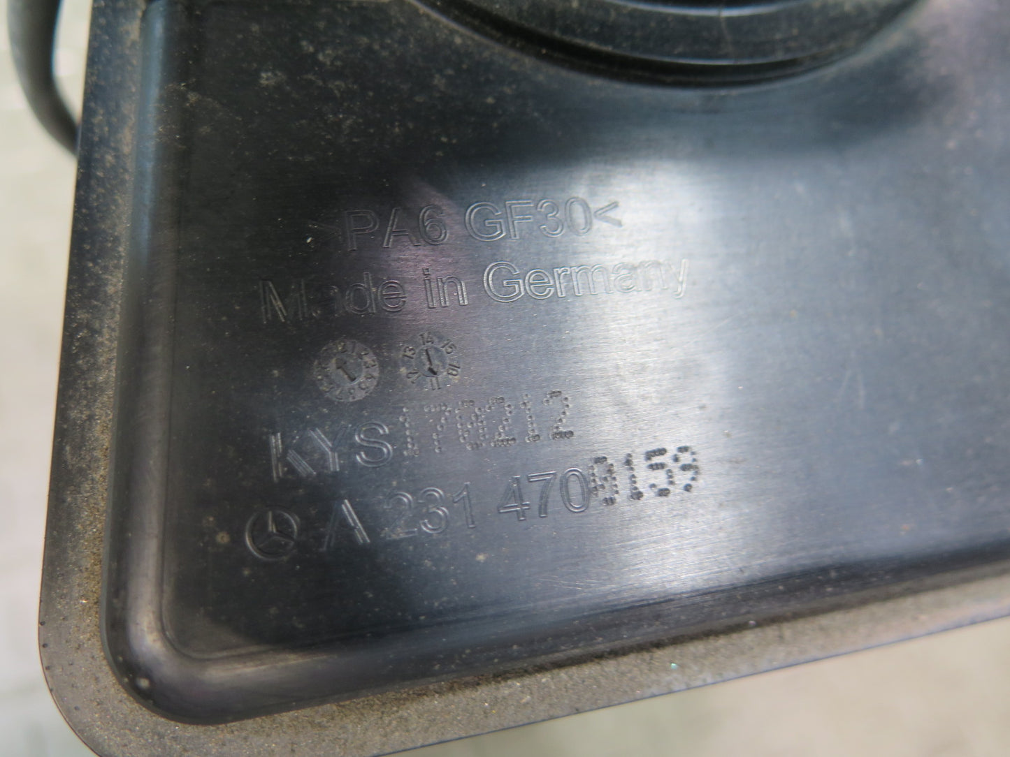 13-20 Mercedes R231 SL550 Fuel Evap Vapor Charcoal Canister OEM