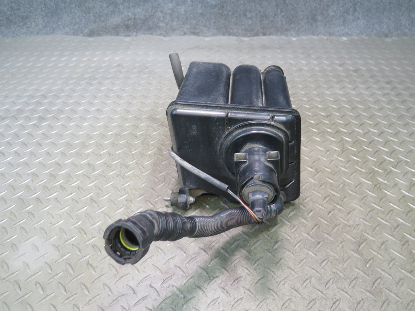 13-20 Mercedes R231 SL550 Fuel Evap Vapor Charcoal Canister OEM