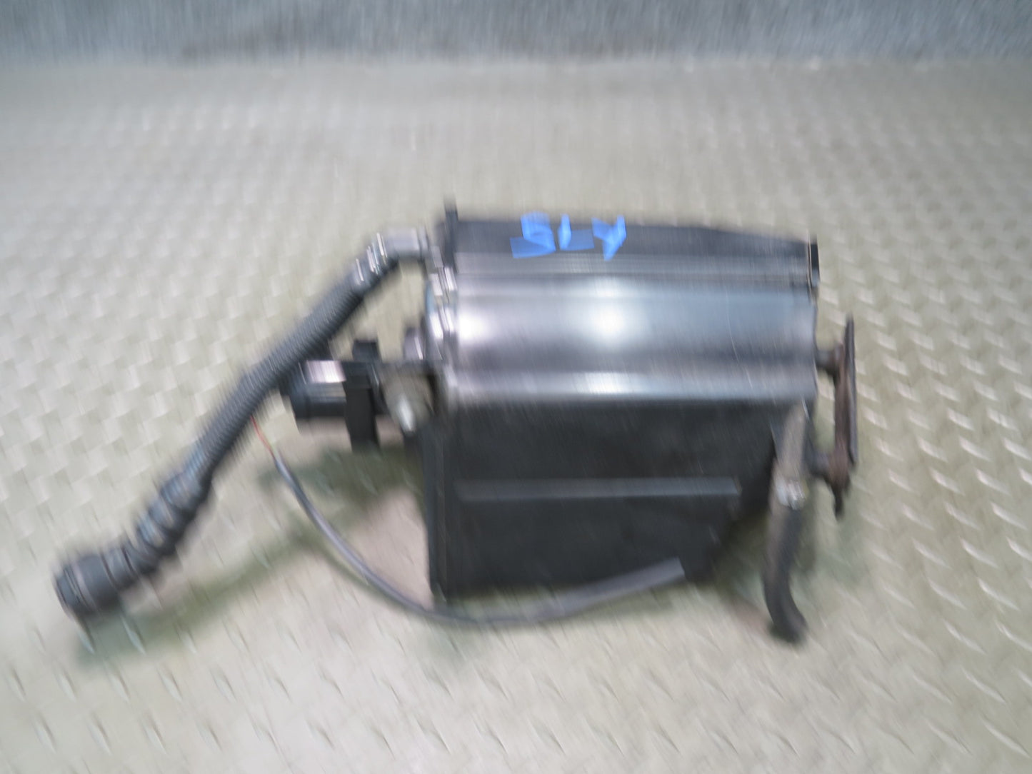 13-20 Mercedes R231 SL550 Fuel Evap Vapor Charcoal Canister OEM