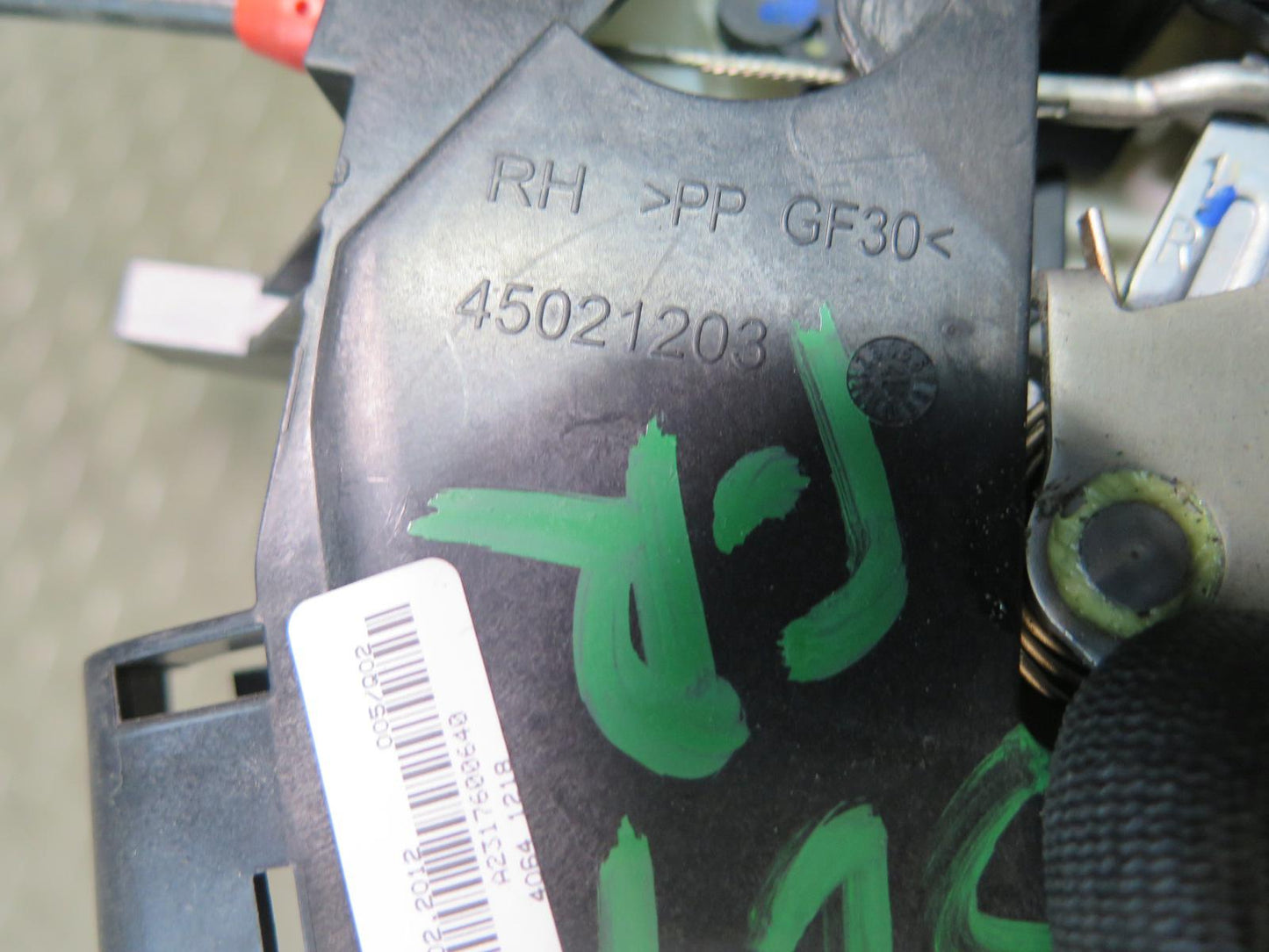 12-20 Mercedes R231 Sl-class Front Right Door Lock Latch Actuator 2317600640 OEM