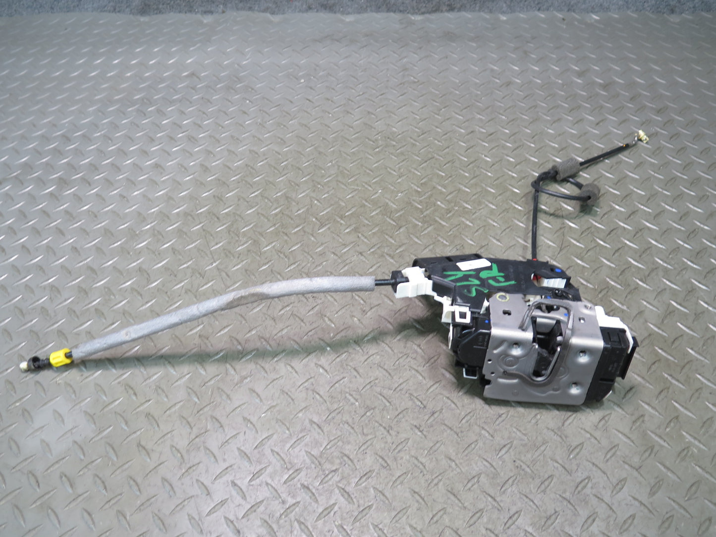 12-20 Mercedes R231 Sl-class Front Right Door Lock Latch Actuator 2317600640 OEM