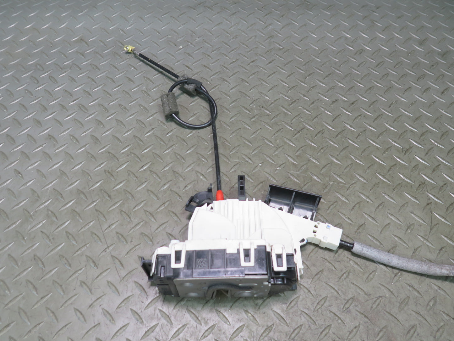 12-20 Mercedes R231 Sl-class Front Right Door Lock Latch Actuator 2317600640 OEM