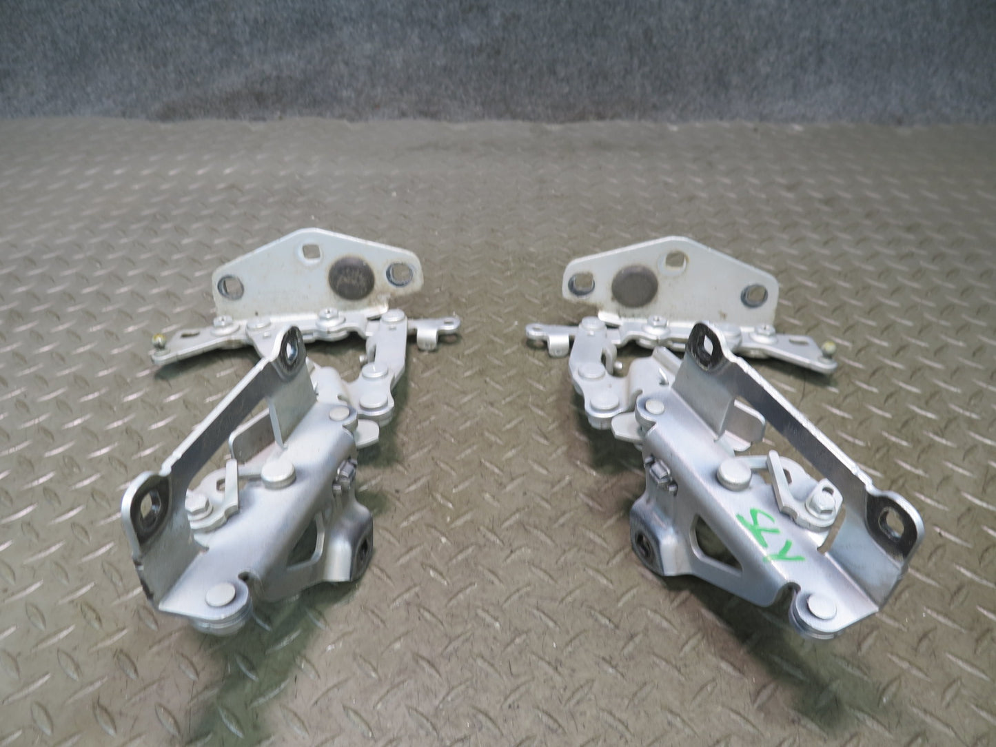 13-20 Mercedes R231 SL550 Set of 2 Front Left & Right Hood Hinge OEM