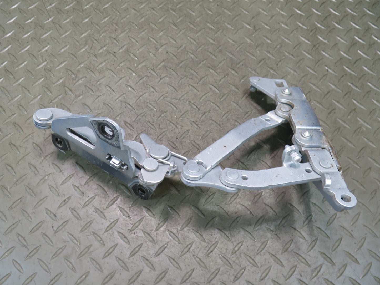 13-20 Mercedes R231 SL550 Set of 2 Front Left & Right Hood Hinge OEM