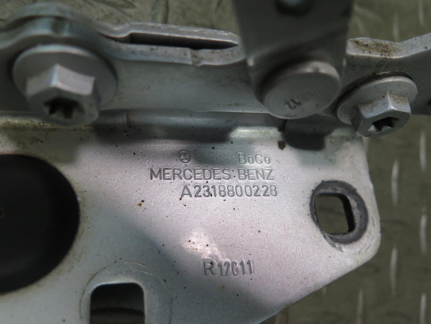 13-20 Mercedes R231 SL550 Set of 2 Front Left & Right Hood Hinge OEM