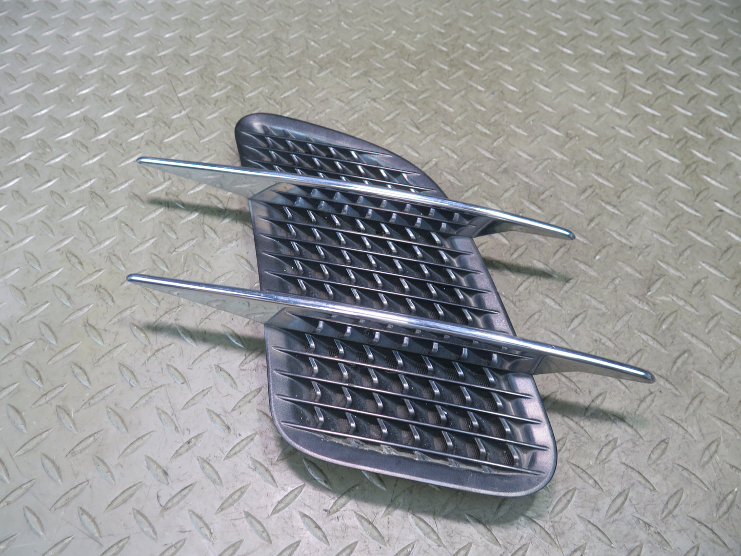 13-16 Mercedes R231 SL550 Set of 2 Front Hood Grille Vent Trim Molding OEM