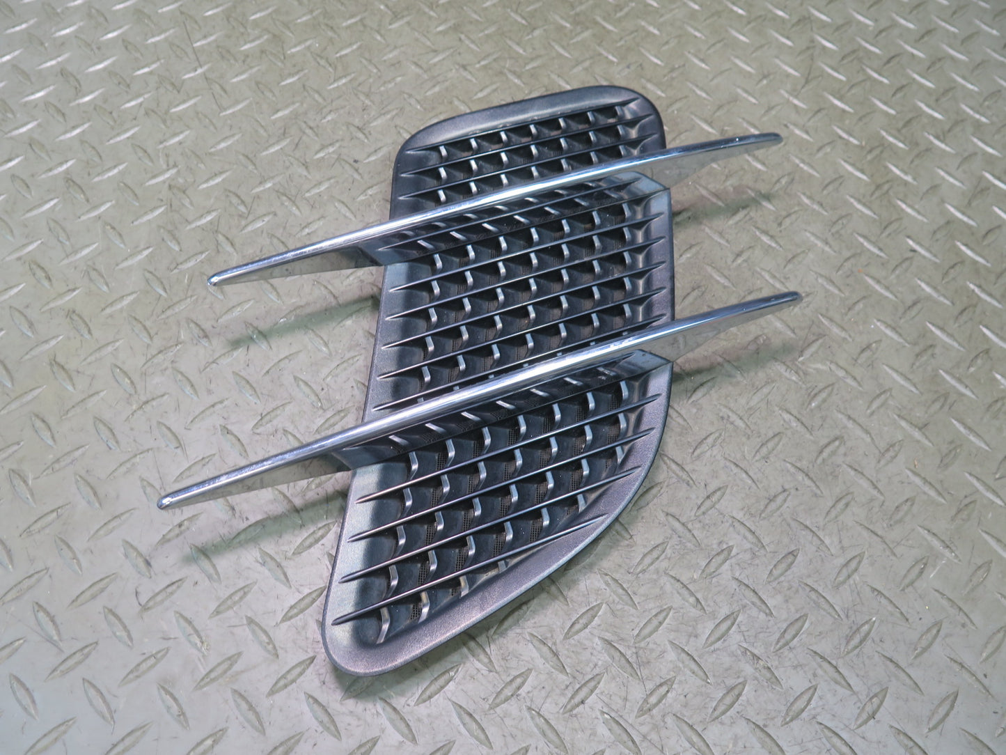 13-16 Mercedes R231 SL550 Set of 2 Front Hood Grille Vent Trim Molding OEM