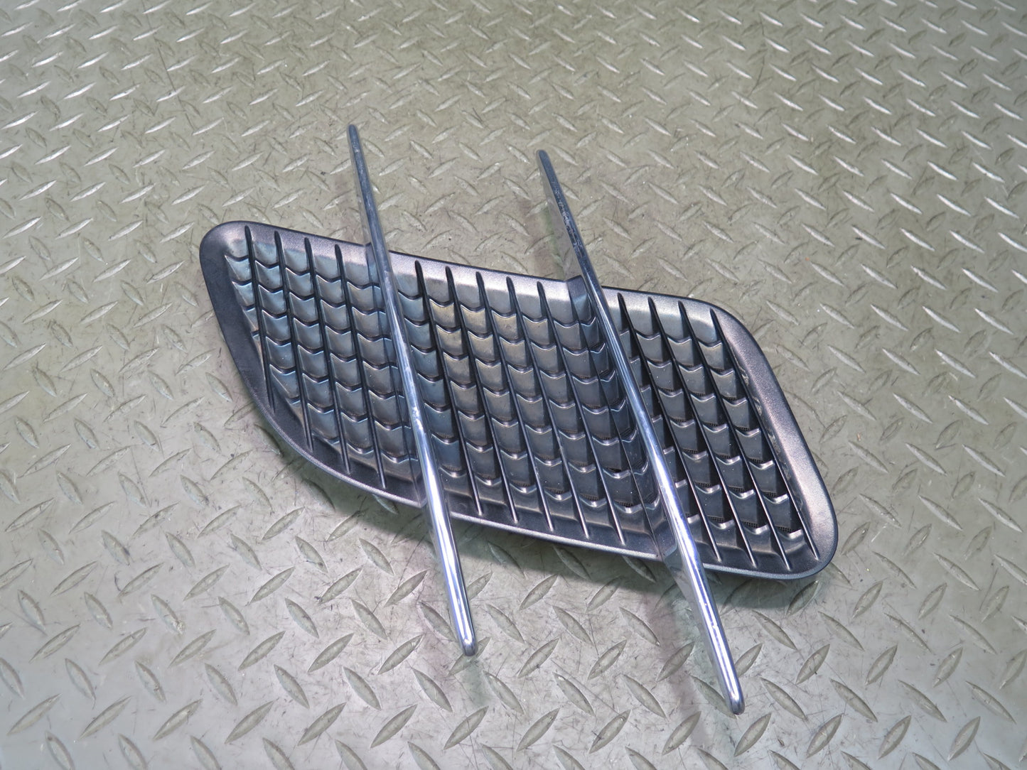 13-16 Mercedes R231 SL550 Set of 2 Front Hood Grille Vent Trim Molding OEM