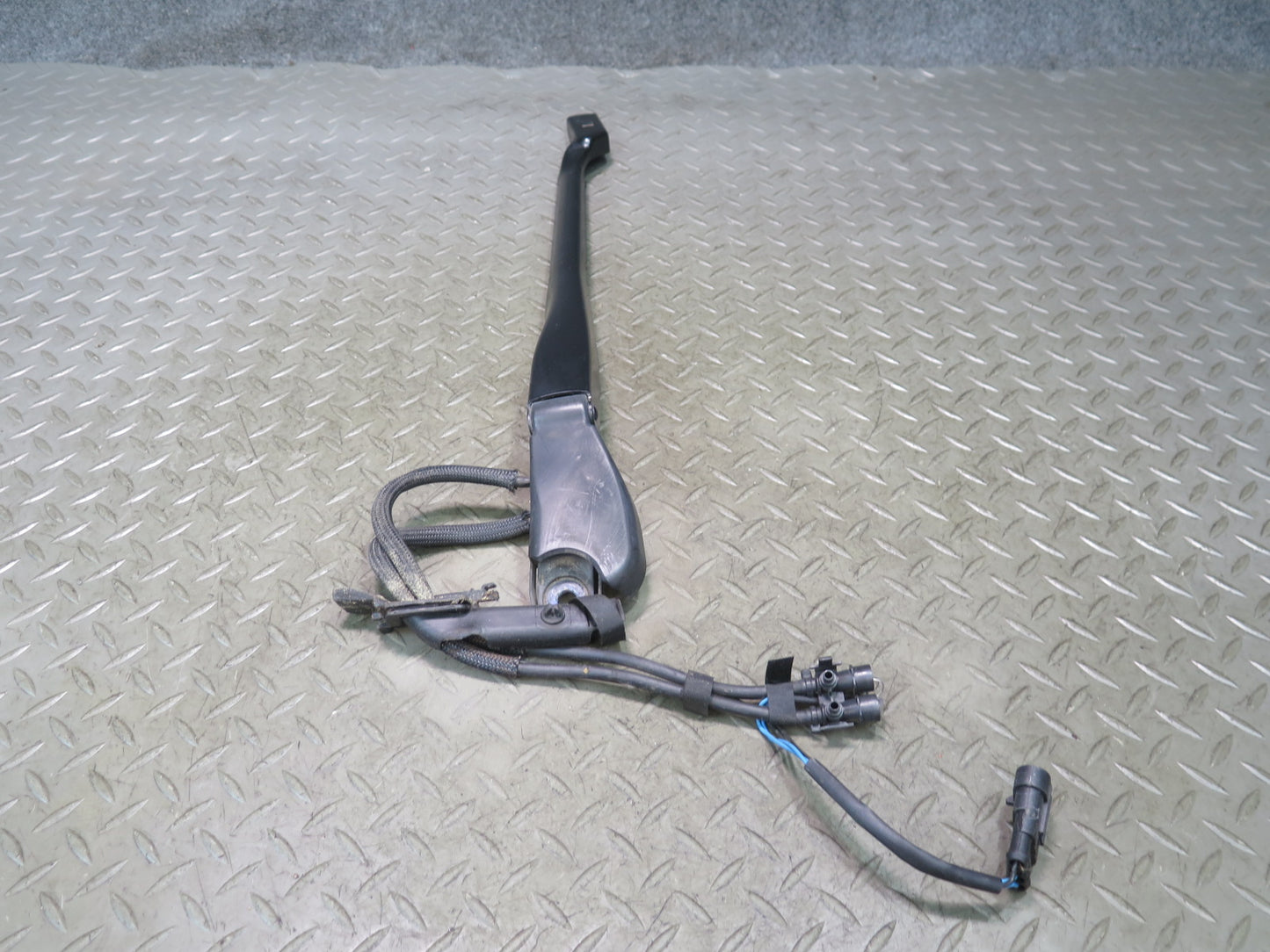 13-20 Mercedes R231 Sl-class Set of 2 Front Left Right Windshield Wiper Arm OEM