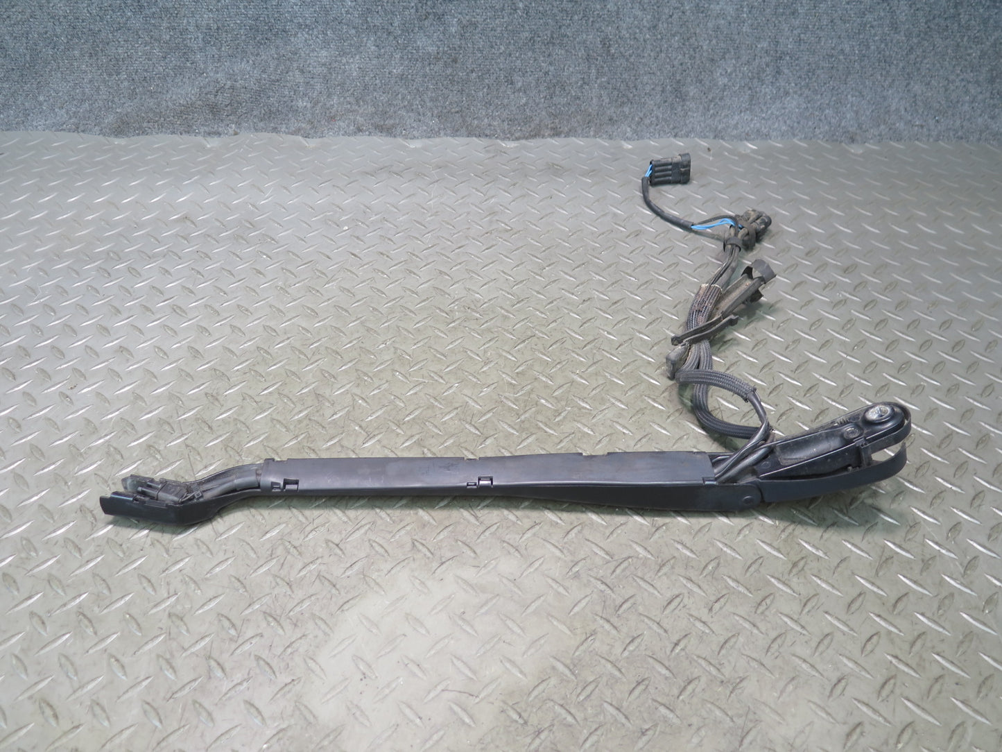 13-20 Mercedes R231 Sl-class Set of 2 Front Left Right Windshield Wiper Arm OEM