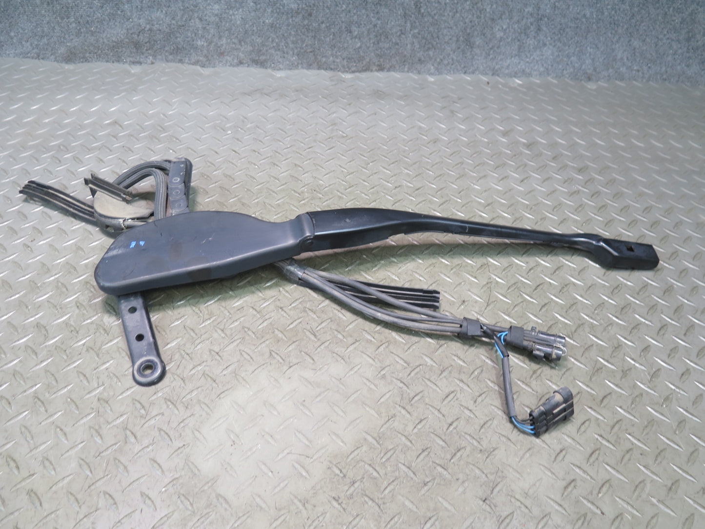 13-20 Mercedes R231 Sl-class Set of 2 Front Left Right Windshield Wiper Arm OEM