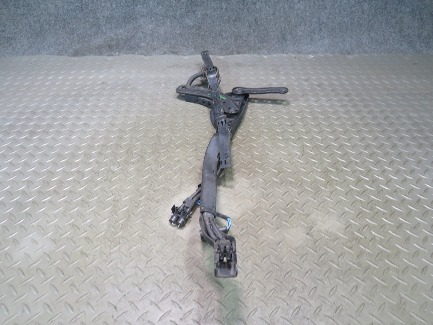 13-20 Mercedes R231 Sl-class Set of 2 Front Left Right Windshield Wiper Arm OEM