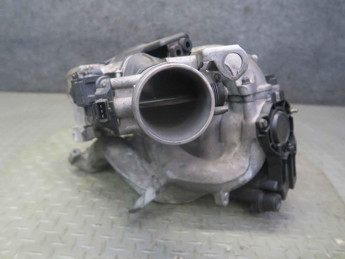 97-99 BMW E36/7 Z3 1.9L M44 Engine Air Intake Manifold w Throttle Body Assy OEM