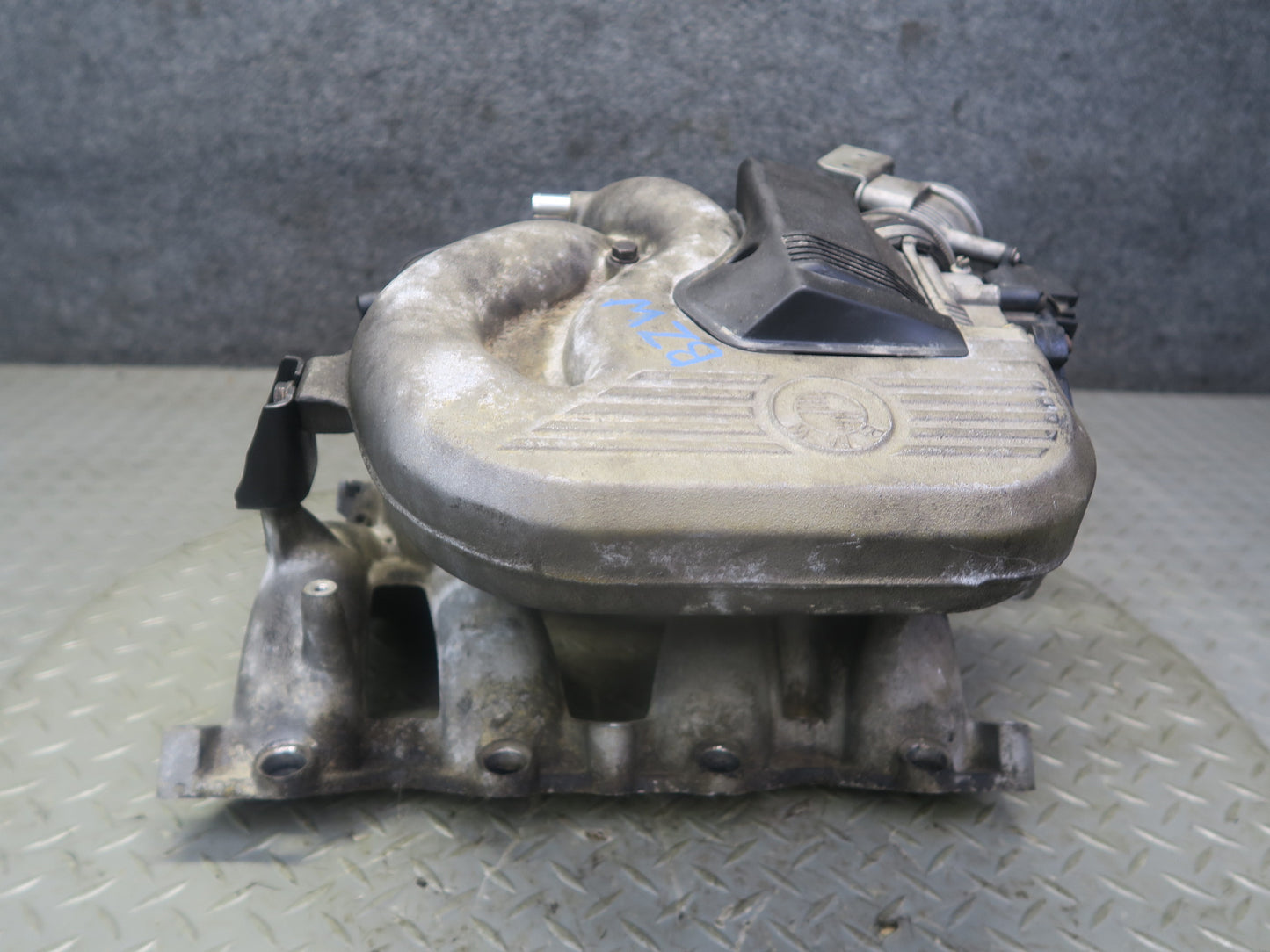 97-99 BMW E36/7 Z3 1.9L M44 Engine Air Intake Manifold w Throttle Body Assy OEM