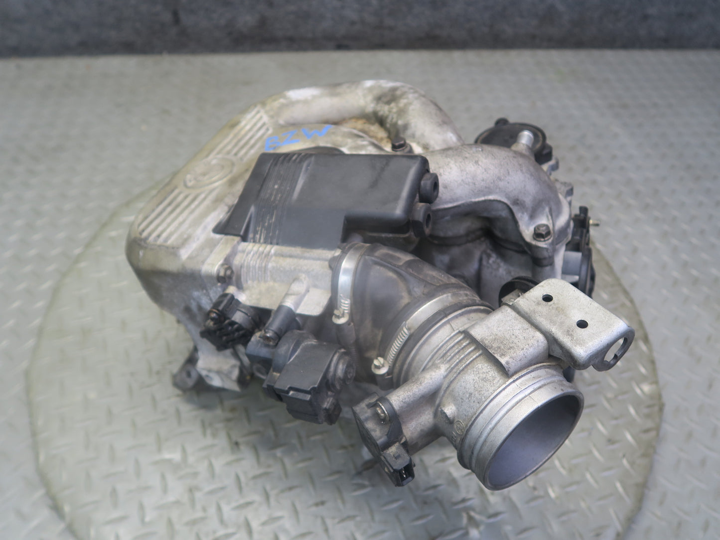 97-99 BMW E36/7 Z3 1.9L M44 Engine Air Intake Manifold w Throttle Body Assy OEM