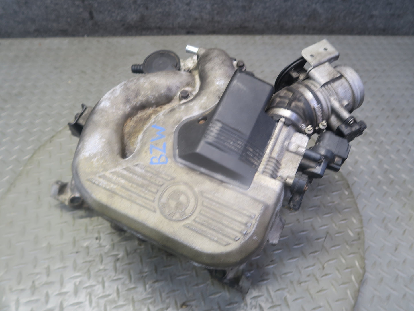 97-99 BMW E36/7 Z3 1.9L M44 Engine Air Intake Manifold w Throttle Body Assy OEM