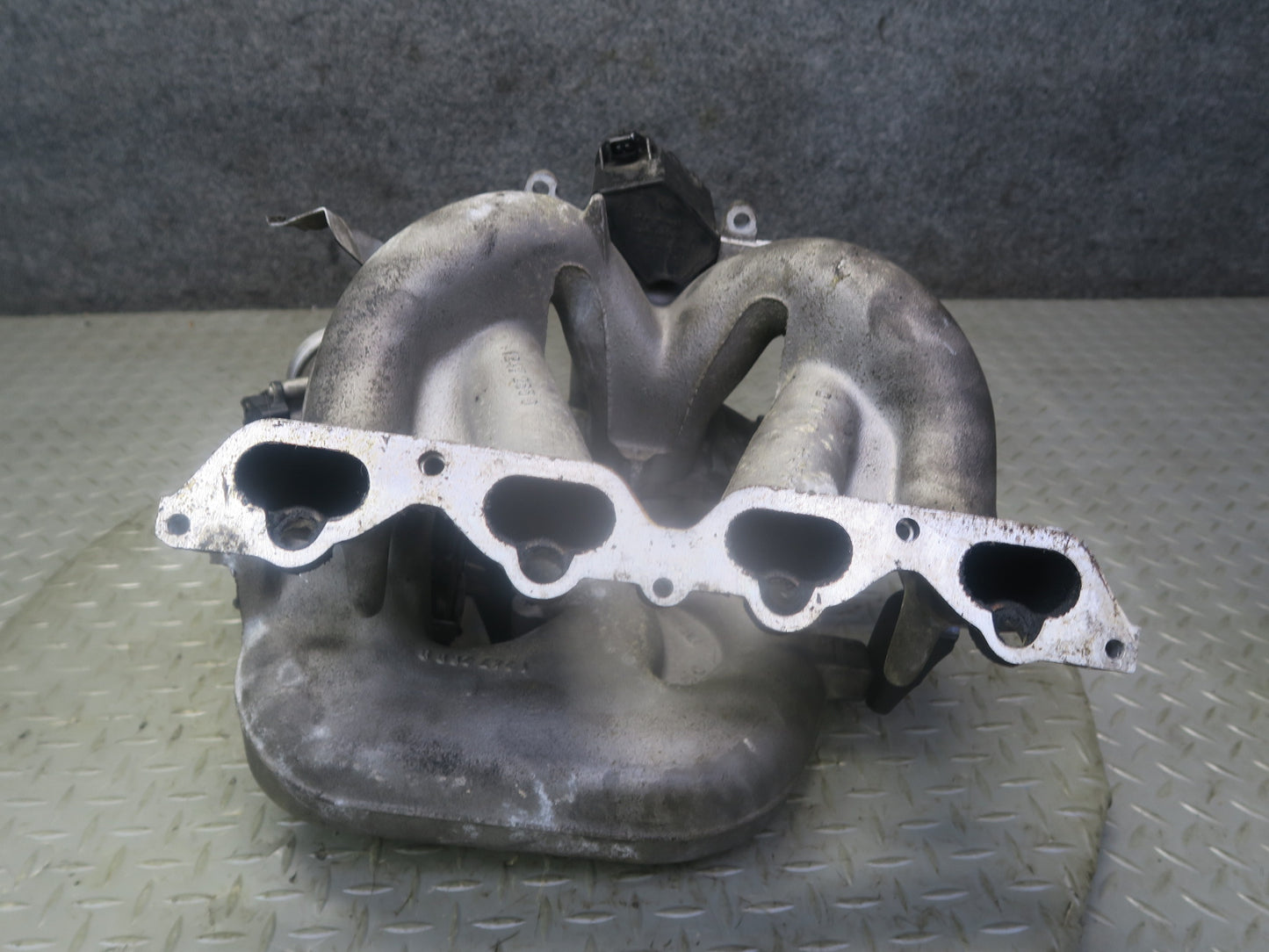 97-99 BMW E36/7 Z3 1.9L M44 Engine Air Intake Manifold w Throttle Body Assy OEM