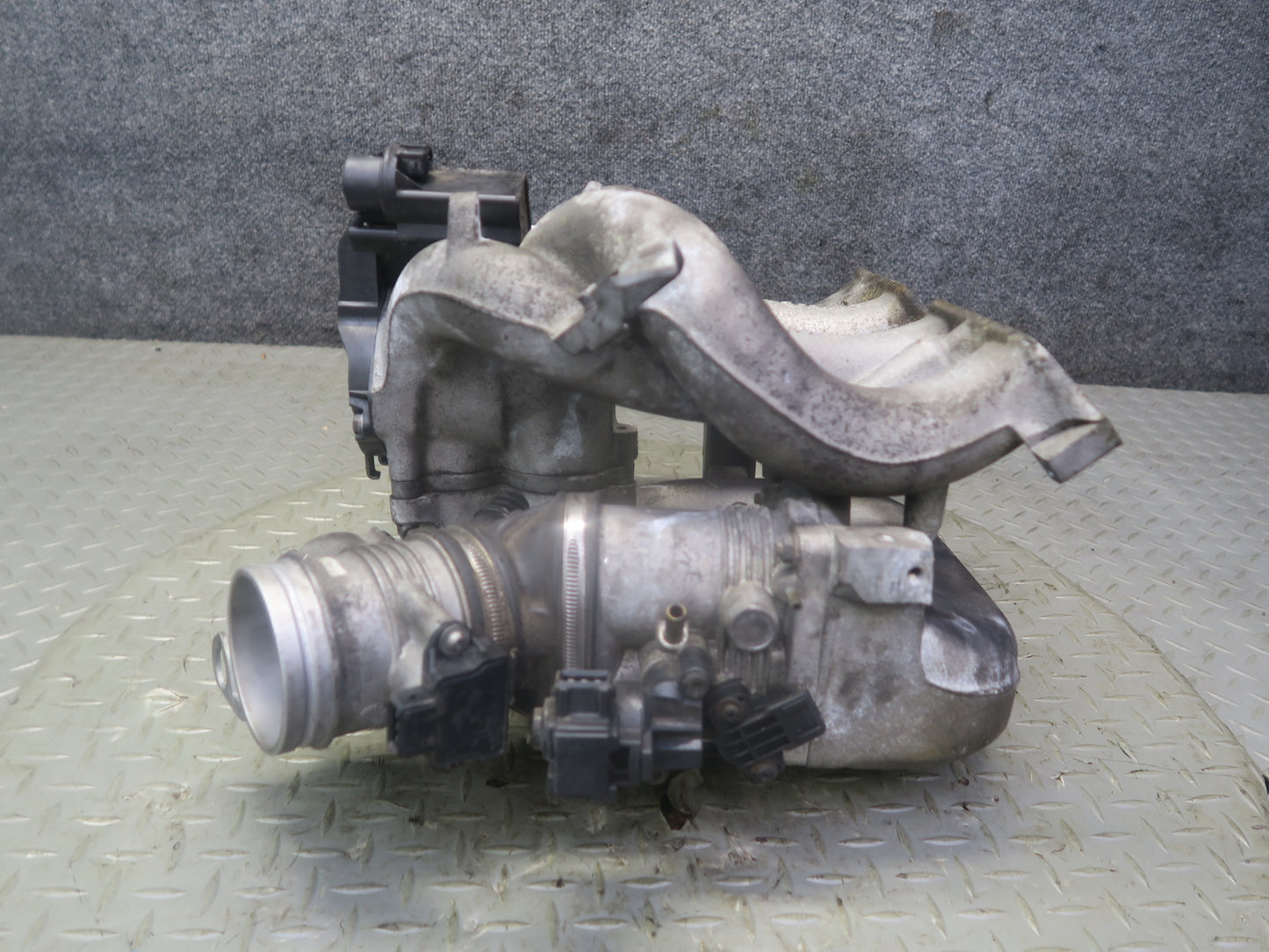 97-99 BMW E36/7 Z3 1.9L M44 Engine Air Intake Manifold w Throttle Body Assy OEM
