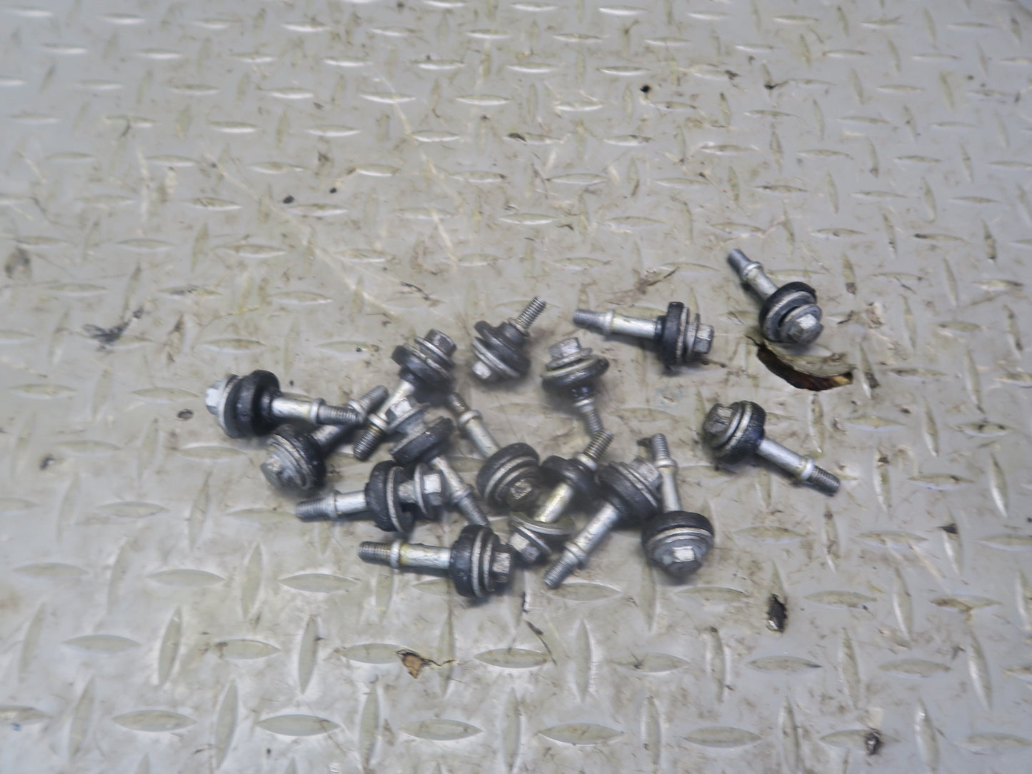 96-99 BMW E36/7 Z3 1.9L M44 Engine Cylinder Head Coil Mount Bolts Set OEM