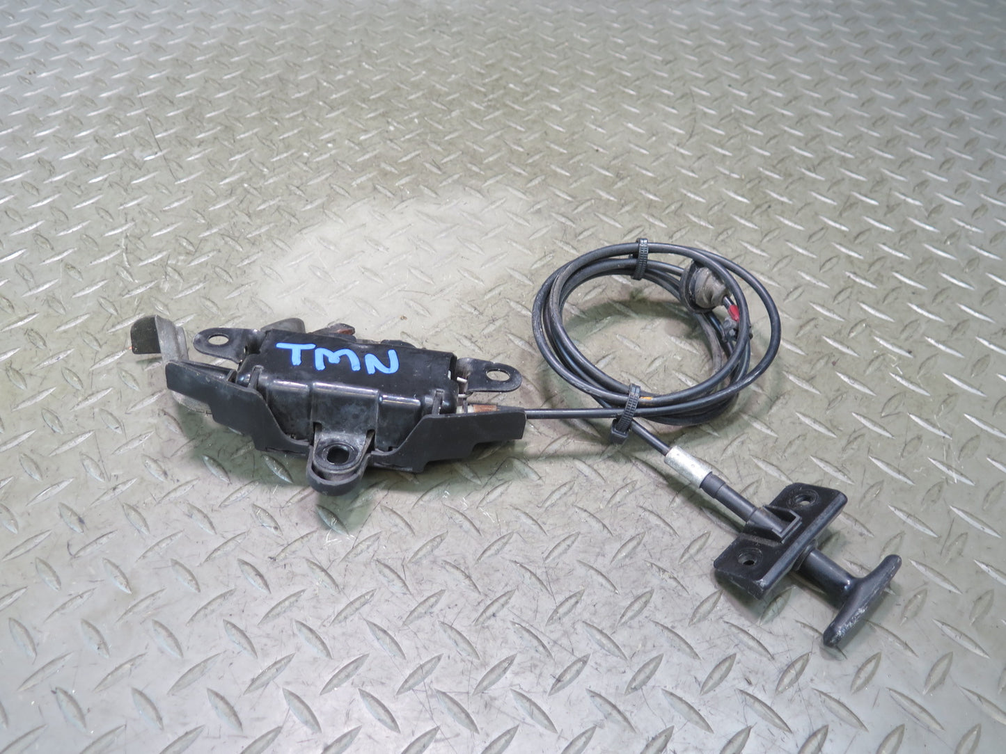 00-05 Toyota MR2 Spyder ZZW30L Front Hood Lock Latch w Cable Assembly OEM