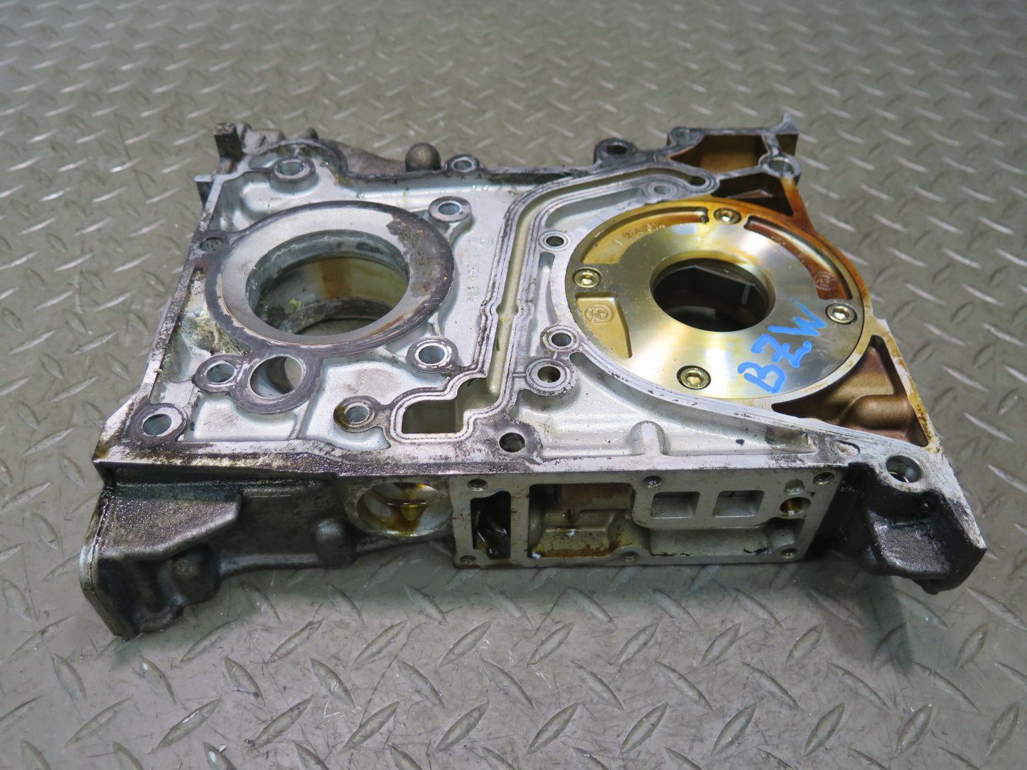 96-99 BMW E36/7 Z3 1.9L M44 Engine Motor Oil Pump Timing Case Chain Housing OEM