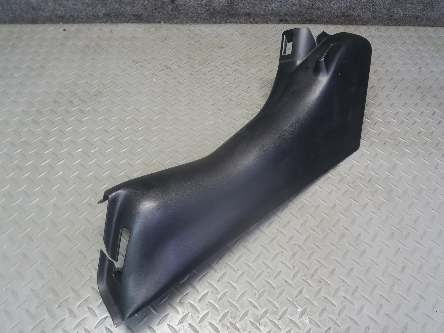 97-04 Chevrolet Corvette C5 Interior B Pillar Seat Belt Trim Panel 10258545 OEM