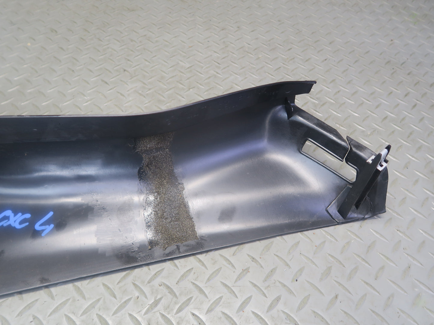 97-04 Chevrolet Corvette C5 Interior B Pillar Seat Belt Trim Panel 10258545 OEM