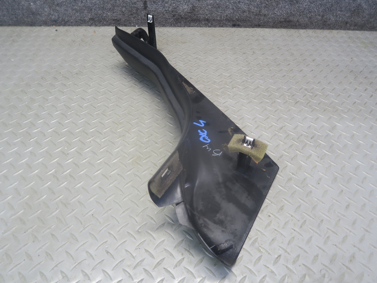 97-04 Chevrolet Corvette C5 Interior B Pillar Seat Belt Trim Panel 10258545 OEM
