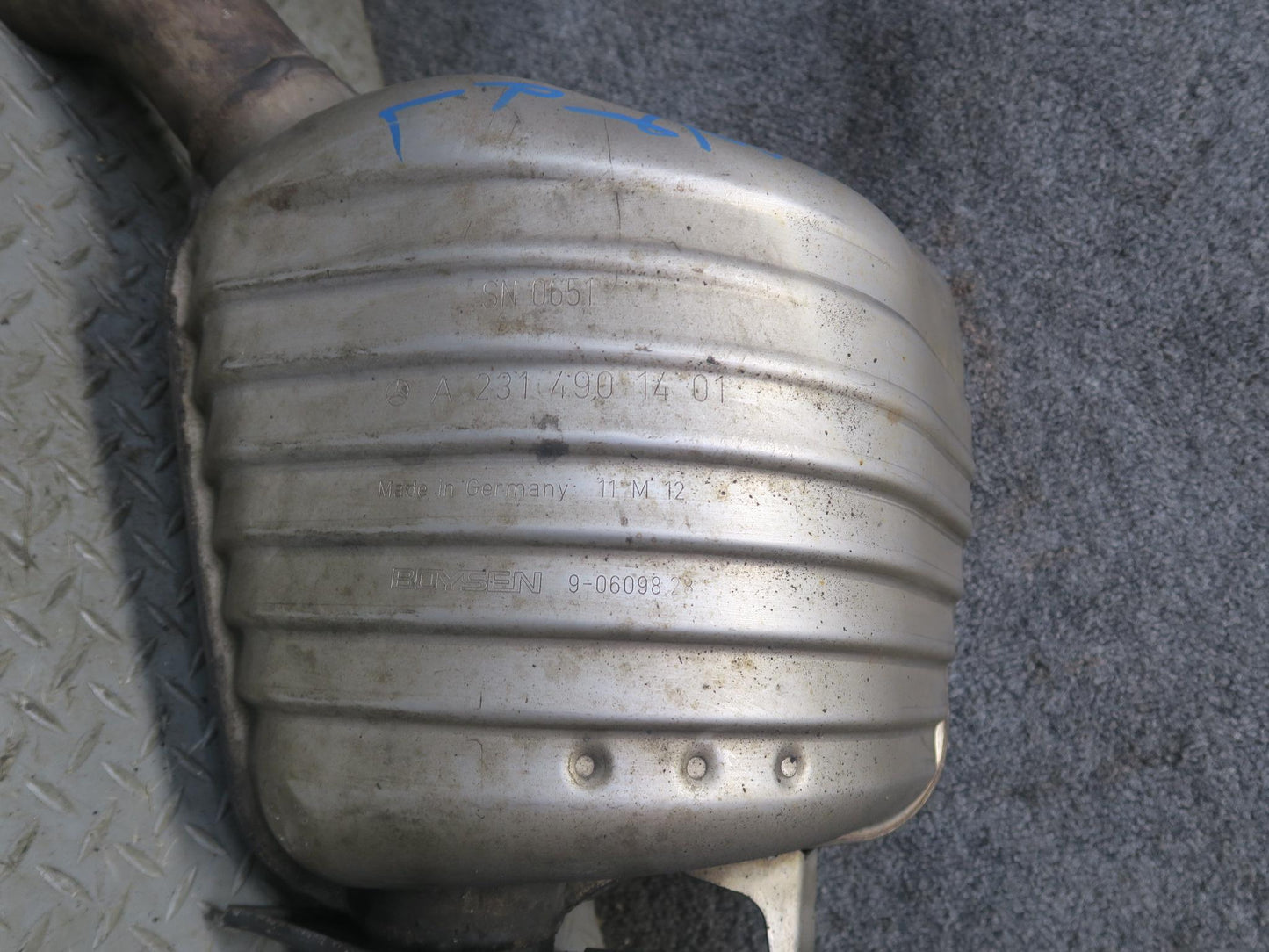 13-20 Mercedes R231 SL550 Set of 2 Rear Left & Right Exhaust Muffler OEM