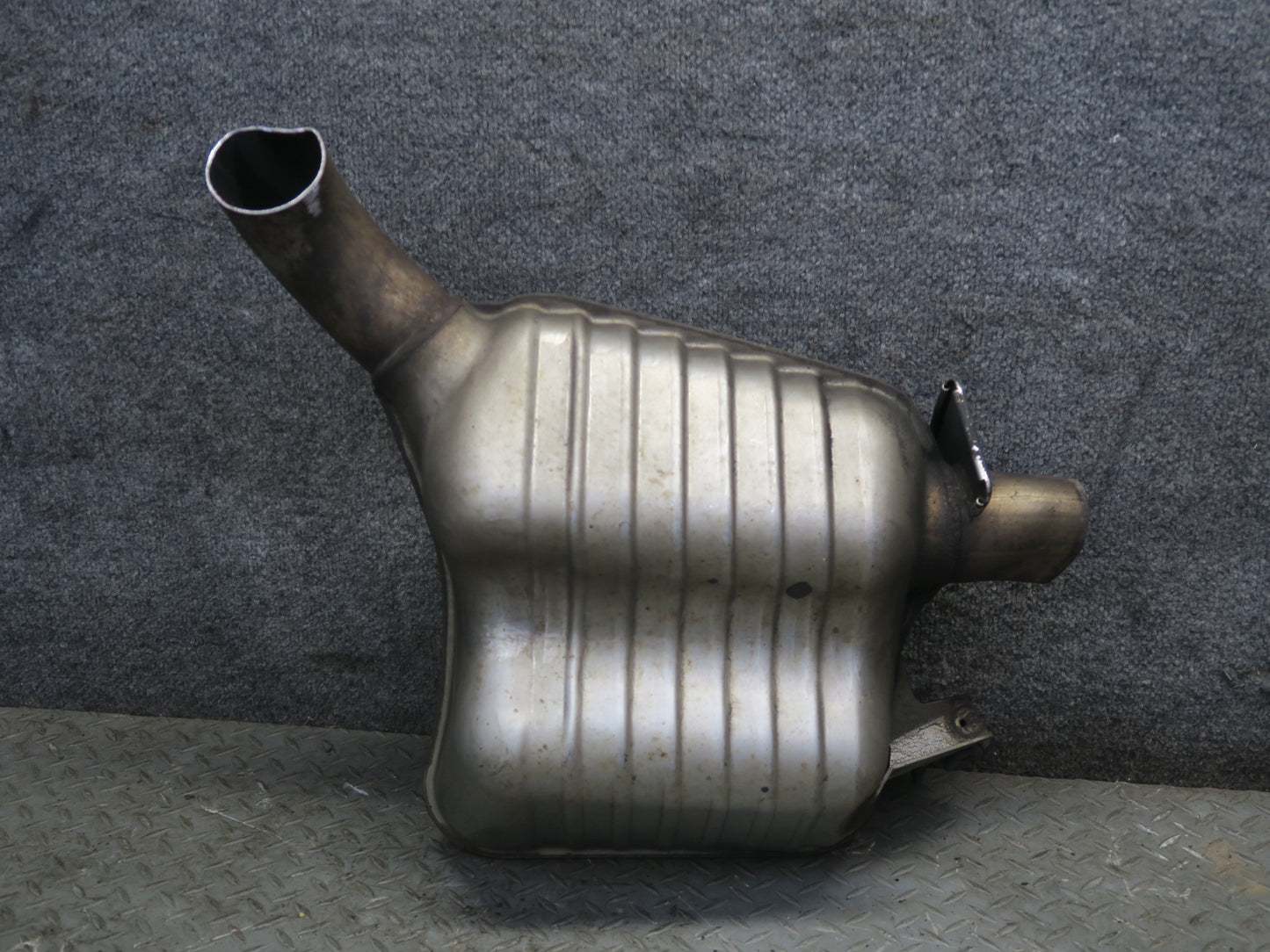 13-20 Mercedes R231 SL550 Set of 2 Rear Left & Right Exhaust Muffler OEM