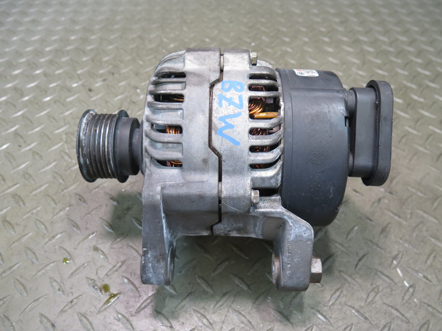 96-99 BMW E36/7 Z3 1.9L M44 Alternator Generator AL0736X Bosch