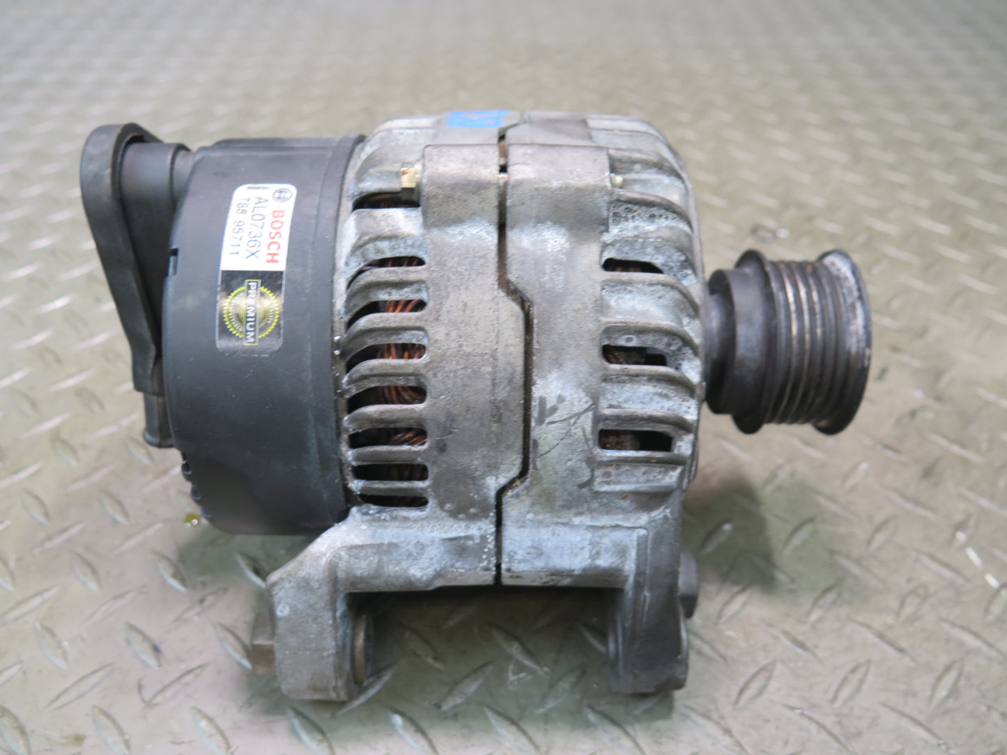 96-99 BMW E36/7 Z3 1.9L M44 Alternator Generator AL0736X Bosch
