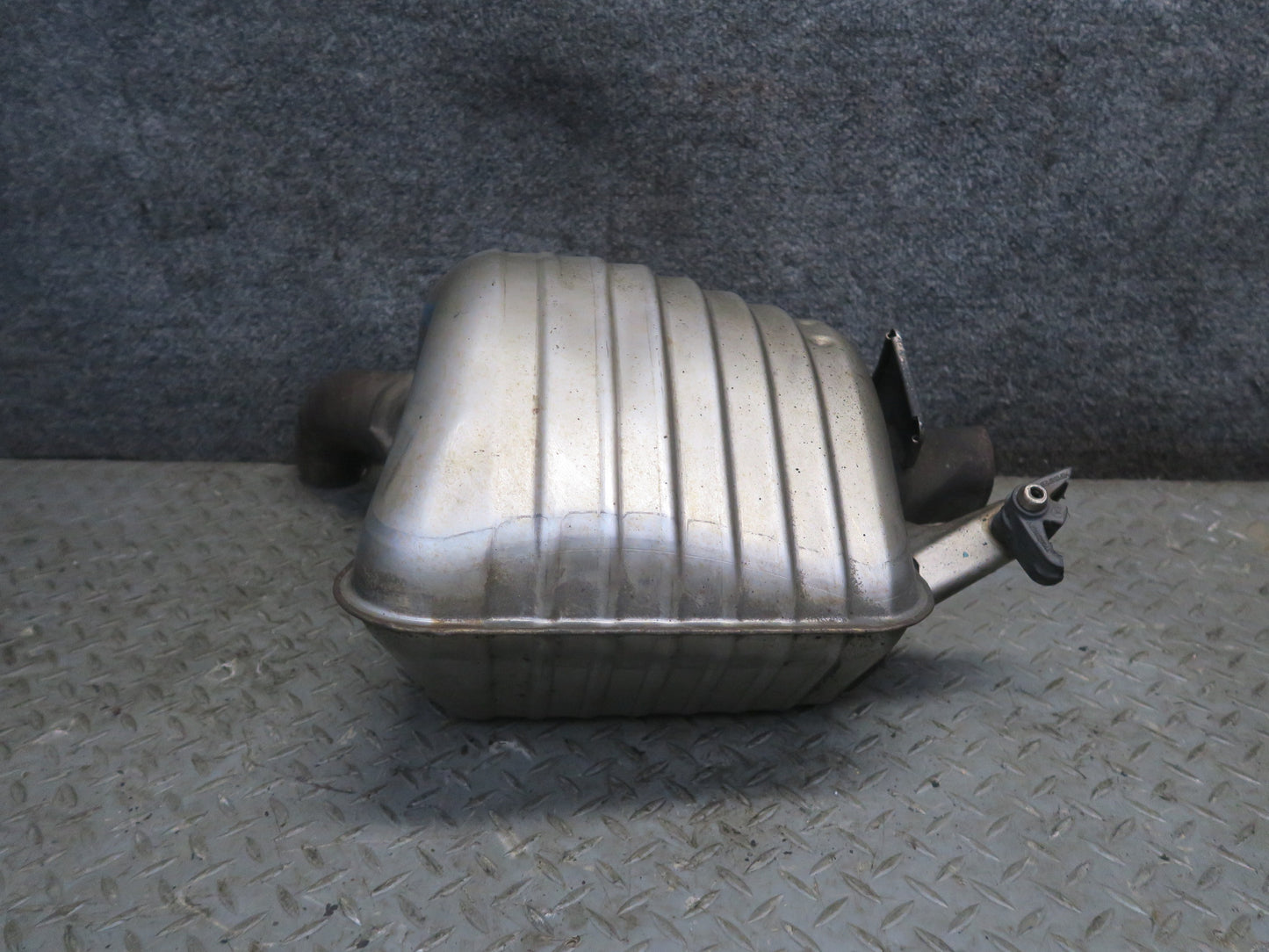 13-20 Mercedes R231 SL550 Set of 2 Rear Left & Right Exhaust Muffler OEM