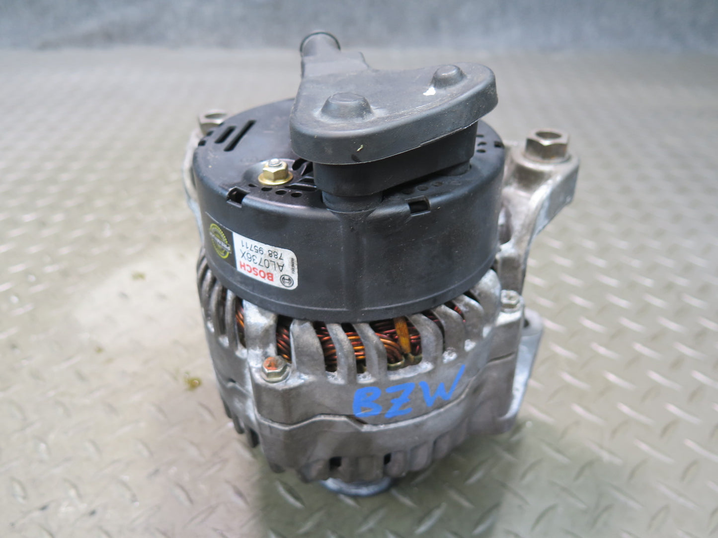 96-99 BMW E36/7 Z3 1.9L M44 Alternator Generator AL0736X Bosch