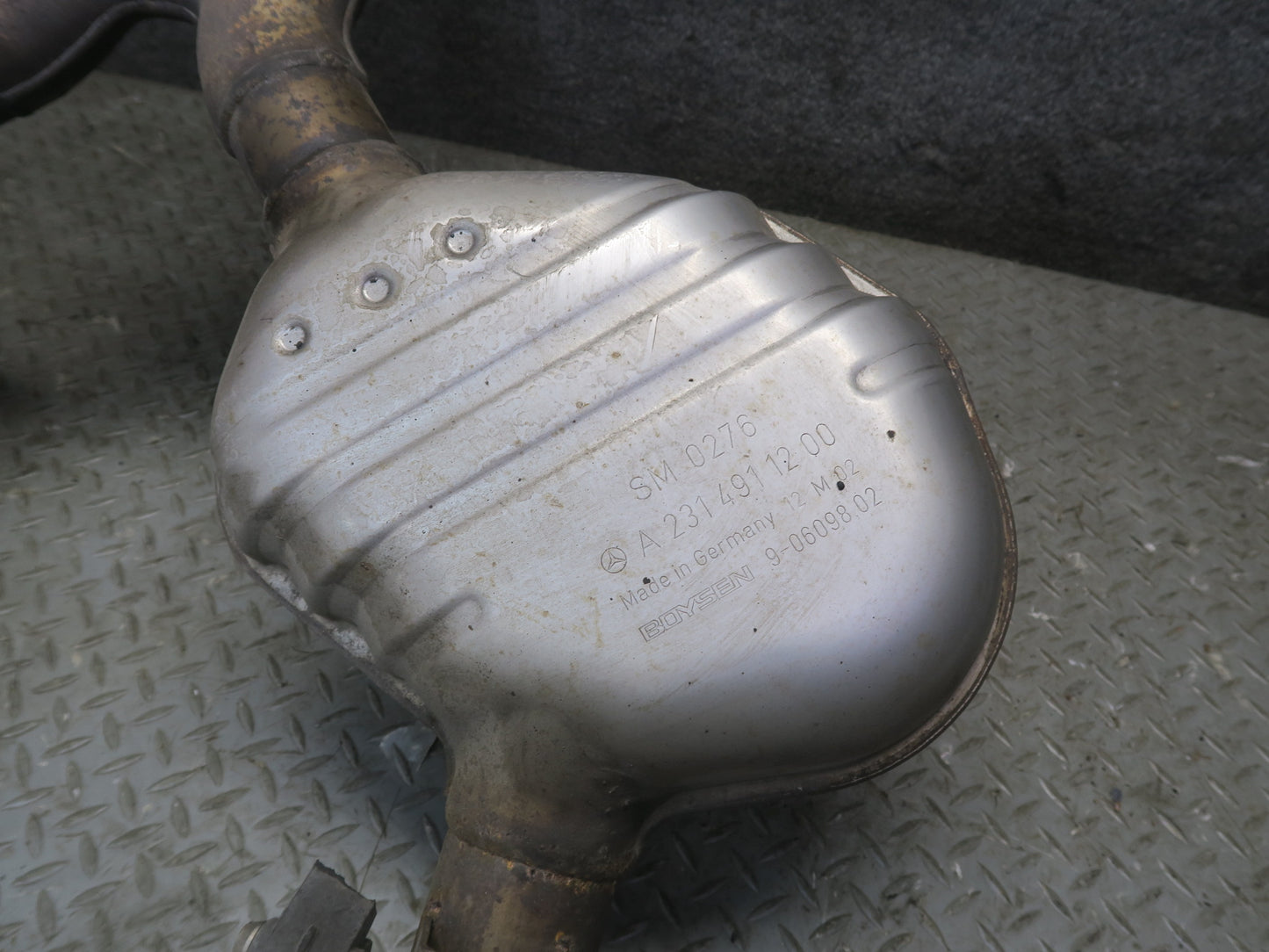 13-20 Mercedes R231 SL550 Front Center Exhaust Resonator Silencer Pipe Set OEM