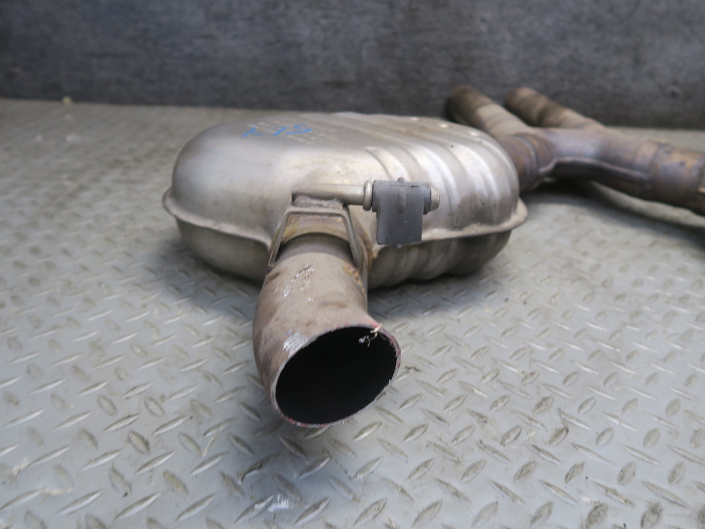 13-20 Mercedes R231 SL550 Front Center Exhaust Resonator Silencer Pipe Set OEM
