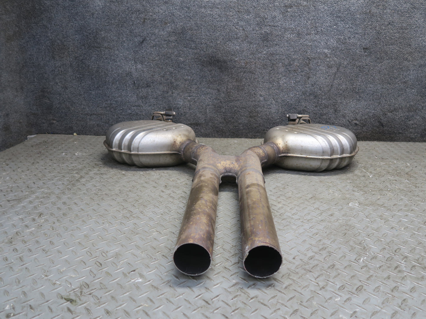13-20 Mercedes R231 SL550 Front Center Exhaust Resonator Silencer Pipe Set OEM
