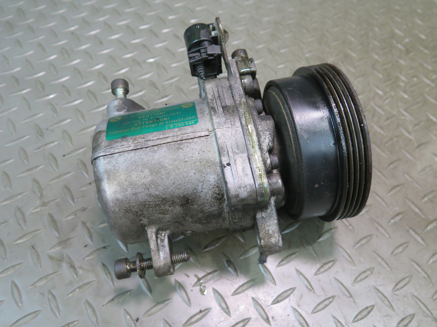 96-99 BMW E36/7 Roadster Z3 1.9L M44 A/C Air Condition Compressor 8390228 OEM