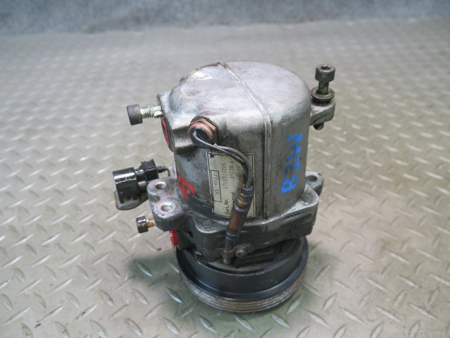 96-99 BMW E36/7 Roadster Z3 1.9L M44 A/C Air Condition Compressor 8390228 OEM