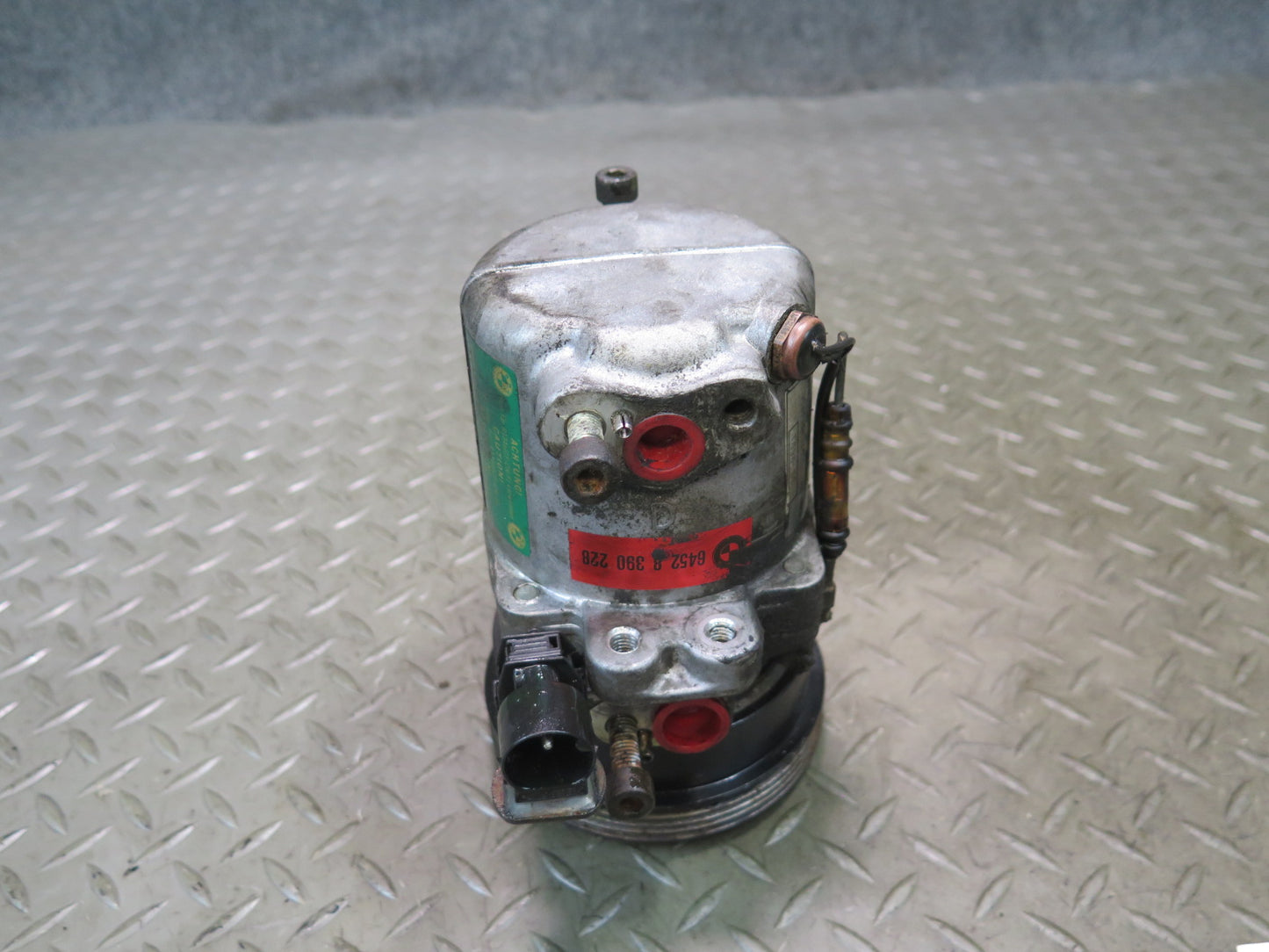96-99 BMW E36/7 Roadster Z3 1.9L M44 A/C Air Condition Compressor 8390228 OEM