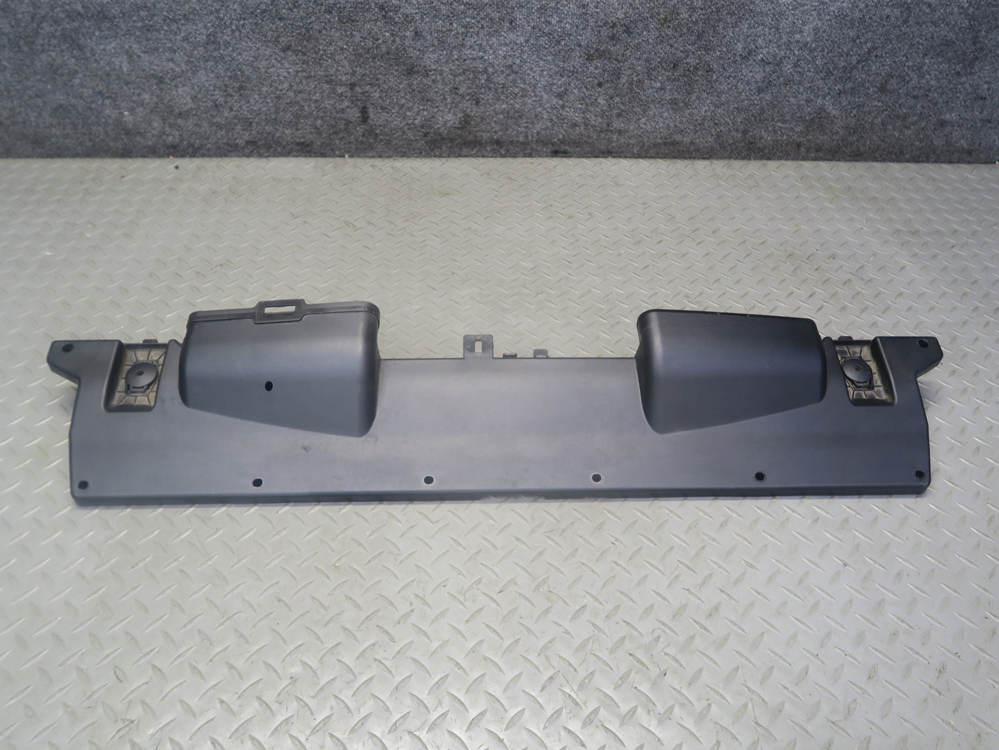2012-2015 Mercedes R172 SLK250 Engine Front Upper Radiator Air Intake Duct