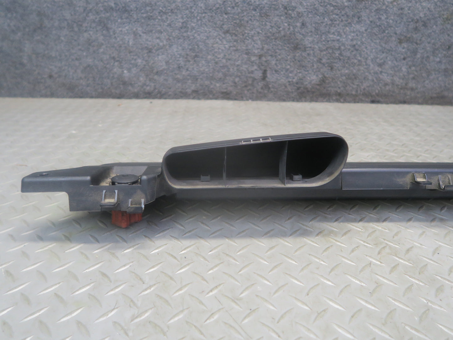 2012-2015 Mercedes R172 SLK250 Engine Front Upper Radiator Air Intake Duct