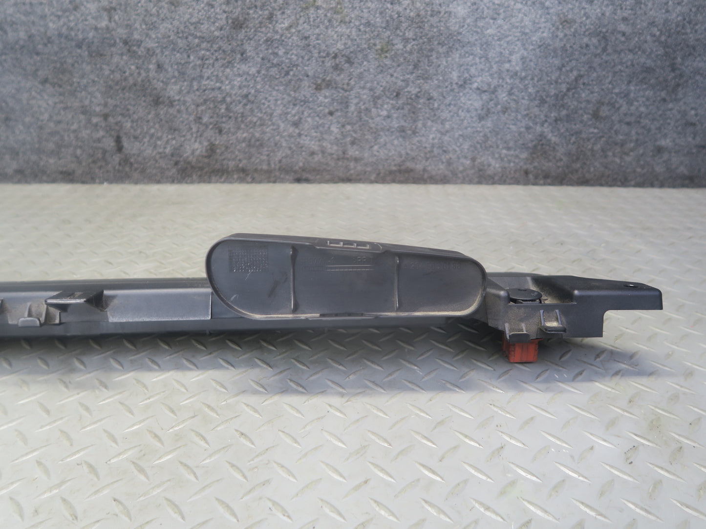 2012-2015 Mercedes R172 SLK250 Engine Front Upper Radiator Air Intake Duct