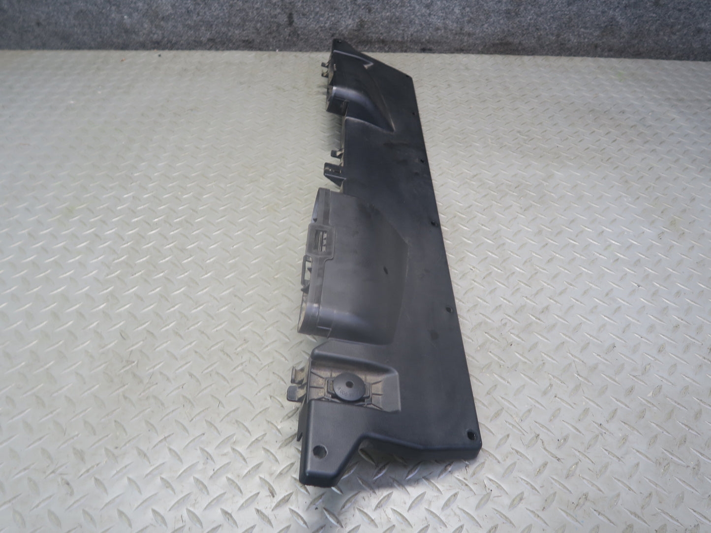 2012-2015 Mercedes R172 SLK250 Engine Front Upper Radiator Air Intake Duct