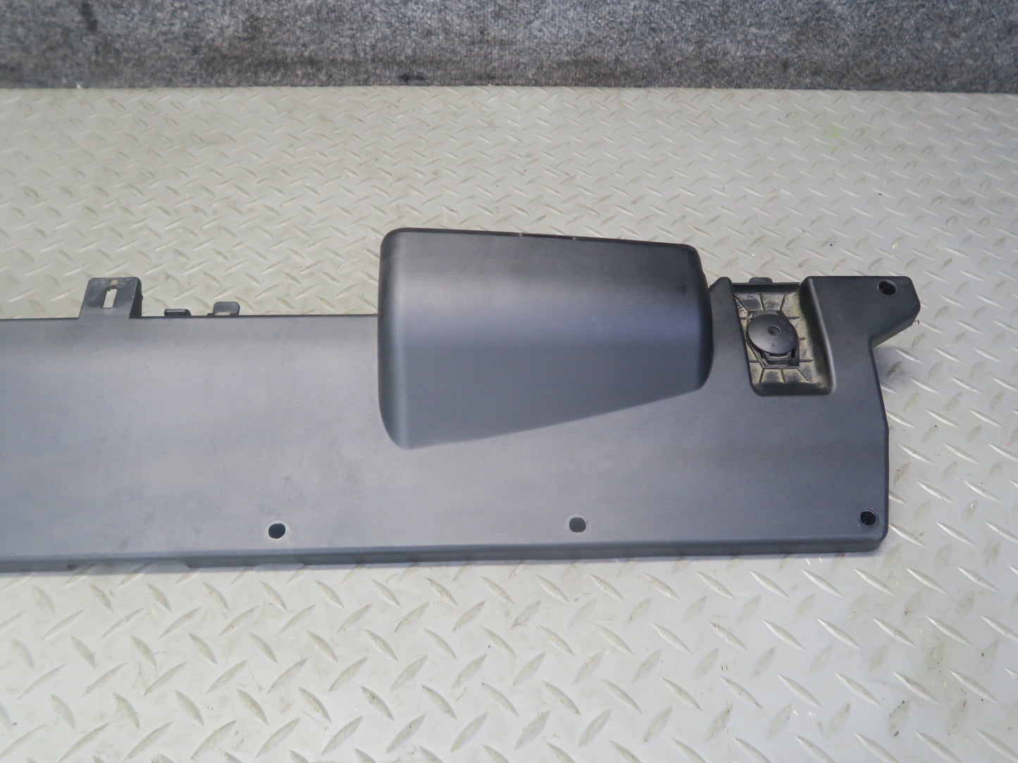2012-2015 Mercedes R172 SLK250 Engine Front Upper Radiator Air Intake Duct