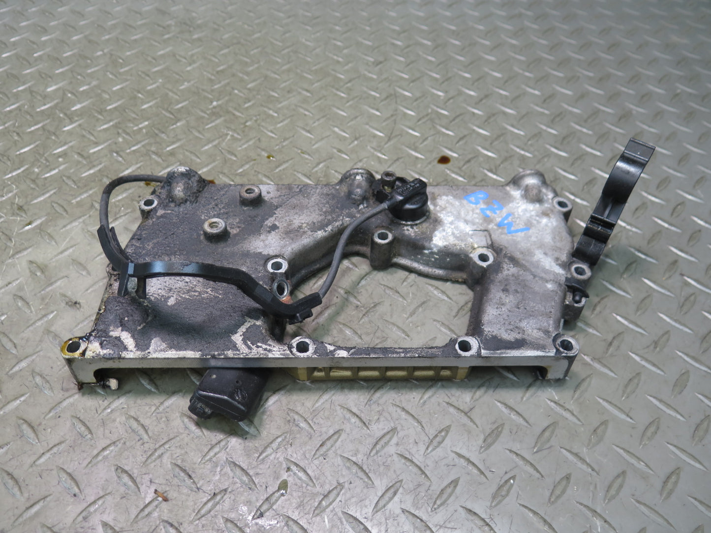 96-99 BMW E36/7 Z3 1.9L M44 Set of 2 Lower & Upper Engine Timing Chain Cover OEM