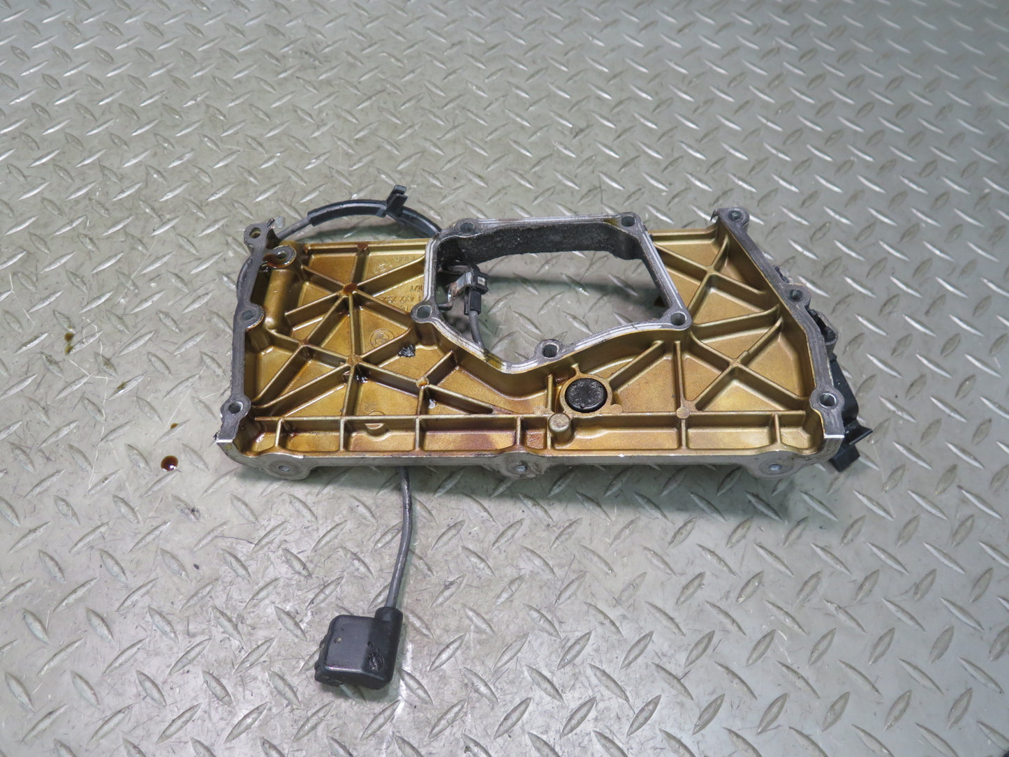 96-99 BMW E36/7 Z3 1.9L M44 Set of 2 Lower & Upper Engine Timing Chain Cover OEM