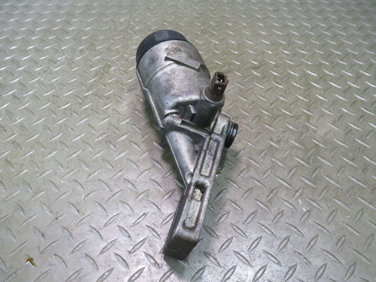 96-99 BMW E36/7 Z3 1.9L M44 Engine Motor Oil Filter Housing Assembly 1743241 OEM